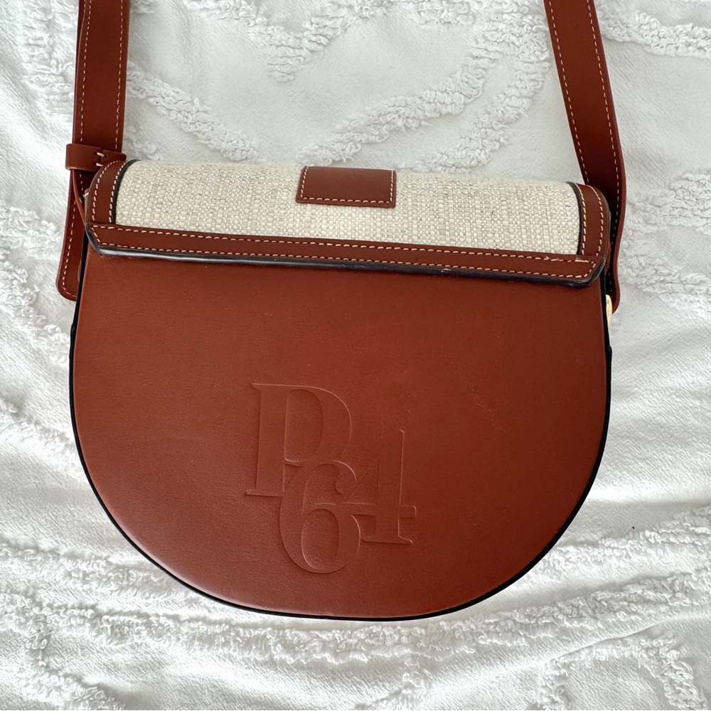 Elegant Crossbody Rafia & Leather Bag - Picture 3 of 5